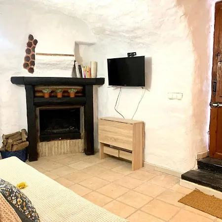 Casa Cueva La Parra. * Terque